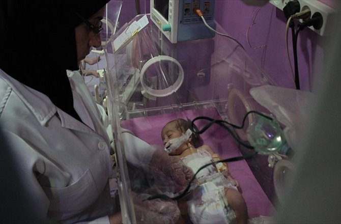 YER ALTINDA AMELİYATLA KURTARILAN BEBEĞİ KUŞATMA ÖLDÜRDÜ