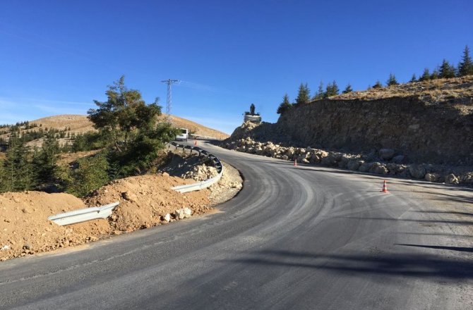 YEDİKUYULAR YOLUNDA GENİŞLETME YAPILIYOR