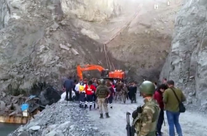 ŞIRNAK’TA KÖMÜR OCAĞINDA GÖÇÜK