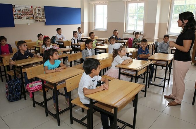 ÖĞRETMEN EŞLERİNE TAYİN HAKKI VERİLDİ