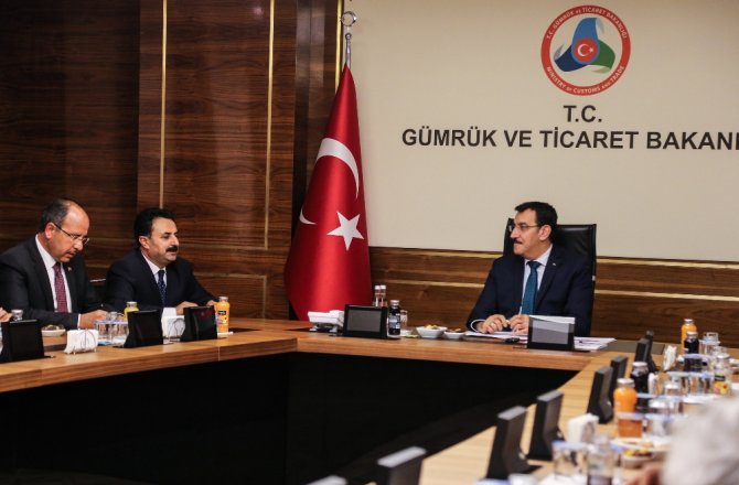 BAKAN TÜFENKCİ’DEN TÜTÜNCÜLERE KOOPERATİF MÜJDESİ