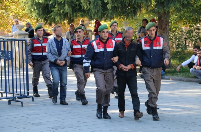 ORMANLIK ALANDA ZİNCİRLE BOĞULARAK ÖLDÜRÜLEN KİŞİNİN KATİL ZANLILARI YAKALANDI