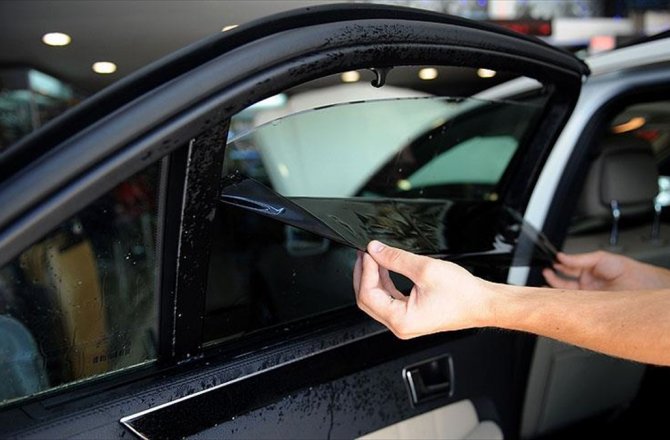 CAM FİLMİ VE RENKLİ CAMA YENİDEN YASAK GELDİ