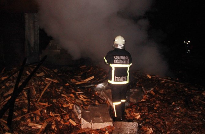 KERESTE FABRİKASI ALEV ALEV YANDI