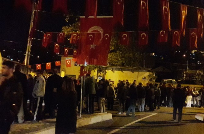 ŞEHİT UZMAN ONBAŞININ BABA EVİNE ATEŞ DÜŞTÜ