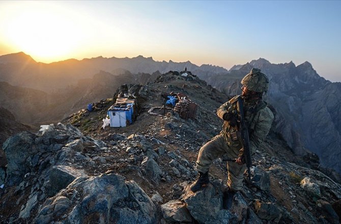 SON BİR HAFTADA 64 TERÖRİST ETKİSİZ HALE GETİRİLDİ