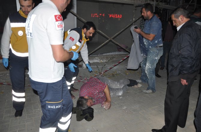 BOYA YAPARKEN 3. KATTAN DÜŞTÜ