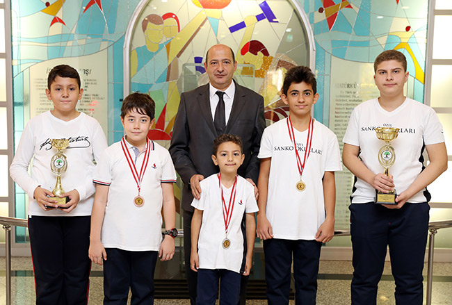 ÖZEL SANKO OKULLARI SATRANÇ TURNUVASINDAN 4 KUPA İLE DÖNDÜ