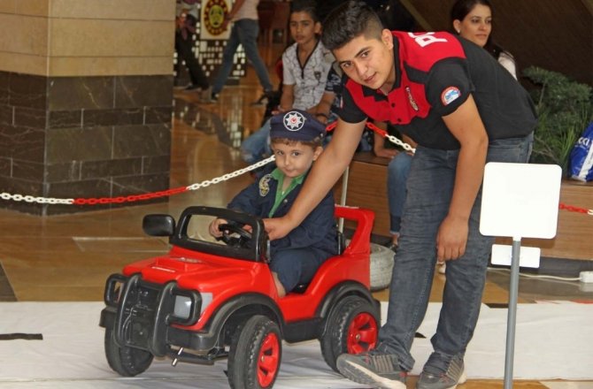 "MİNİK TRAFİK POLİSLERİ" ETKİNLİĞİ