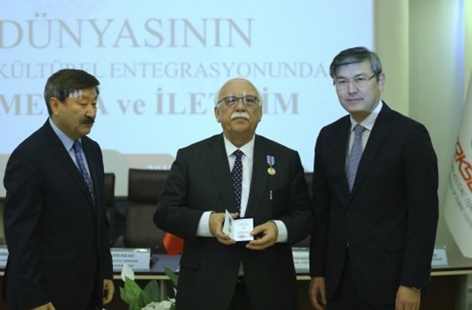 NABİ AVCI’YA "KAZAKİSTAN ÜSTÜN HİZMET ÖDÜLÜ"