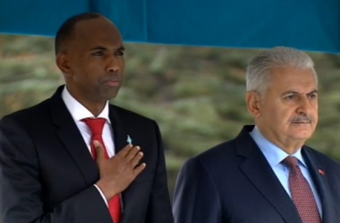 YILDIRIM, SOMALİLİ MEVKİDAŞINI RESMİ TÖRENLE KARŞILADI