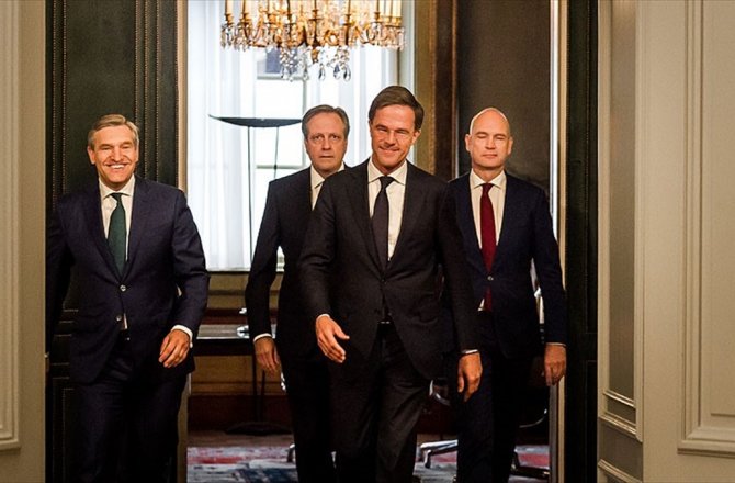 HOLLANDA'DA 225 GÜN SONRA HÜKÜMET KURULDU