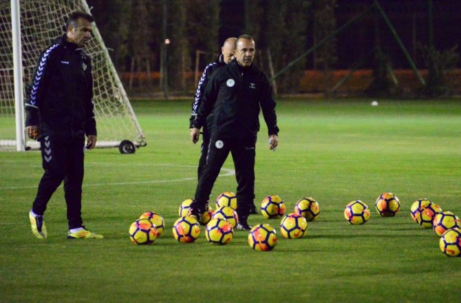 ATİKER KONYASPOR MEHMET ÖZDİLEK’LE ÇALIŞTI