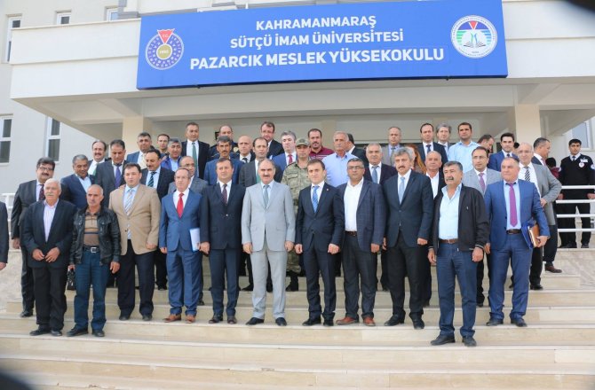 PAZARCIK'TA MUHTARLARLA DEĞERLENDİRME VE İSTİŞARE TOPLANTISI YAPILDI