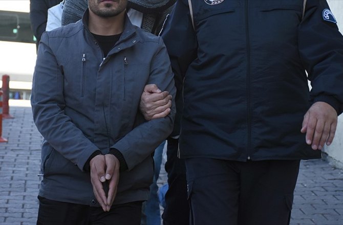 FETÖ'NÜN 'MAHREM İMAMI' UZMAN ÇAVUŞUN EVİNDE YAKALANDI