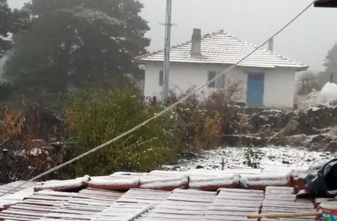 ANKARA’YA MEVSİMİN İLK KARI YAĞDI