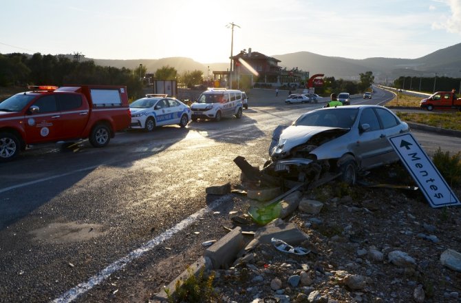 İKİ OTOMOBİL ÇARPIŞTI: 7 YARALI