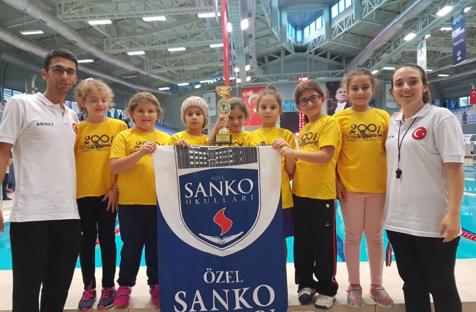 ÖZEL SANKO SPORCULARI KULAÇLARINI “CUMHURİYET KUPASI” İÇİN ATTI