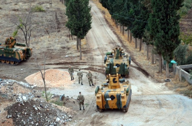 HATAY’DA KIŞLAYA ASKERİ ARAÇ VE PERSONEL TAKVİYESİ