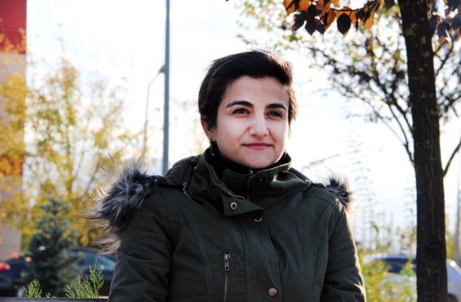 DERSLERİNDEKİ BELİRTİLERDEN KAN HASTASI OLDUĞUNU ÖĞRENDİ