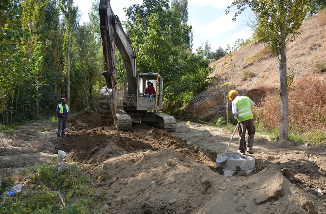ÇAĞLAYANCERİT’TE KANALİZASYON İNŞAATI TAMAMLANDI