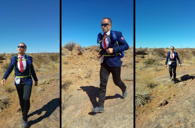 ÇÖLDE TAKIM ELBİSE İLE KOŞAN TÜRK