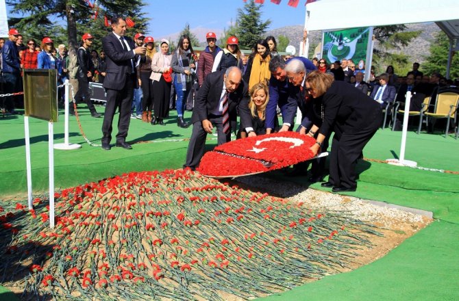 DEMİREL DOĞUM GÜNÜNDE ANILDI