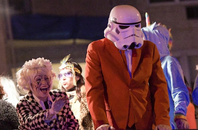 CADILAR BAYRAMI ABD’DE RENKLİ GÖRÜNTÜLERE SAHNE OLDU