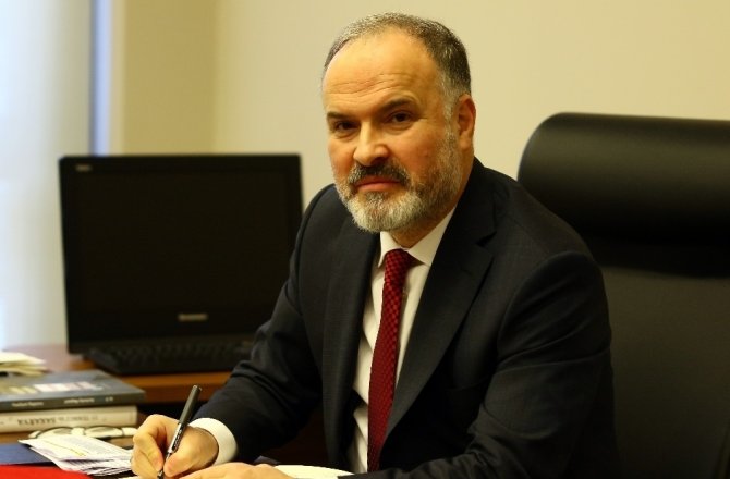 "TÜRKİYE BÜTÇE AÇIĞINI YATIRIMLAR İÇİN VERİYOR"