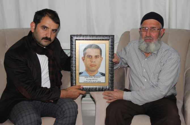 15 TEMMUZ ŞEHİTLERİNE MARŞ YAZDI