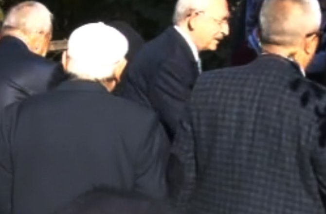 KILIÇDAROĞLU’NDAN ŞEHİT AİLESİNE TAZİYE ZİYARETİ