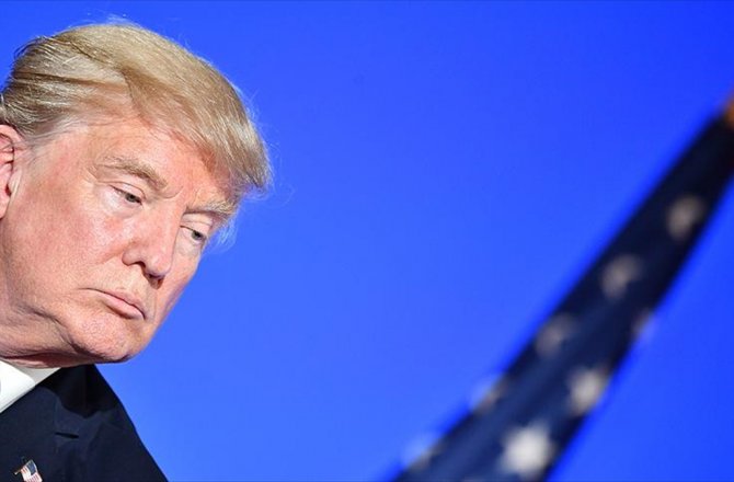 TRUMP'IN TWİTTER HESABI KISA SÜRELİĞİNE 'YANLIŞLIKLA KAPATILDI'
