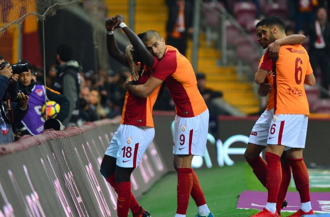 ASLAN "FARKLI" KÜKREDİ