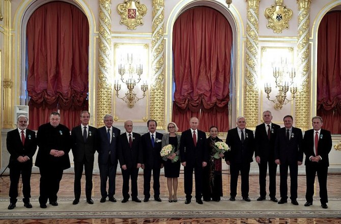 PUTİN’DEN TÜRK İŞADAMINA DOSTLUK NİŞANI