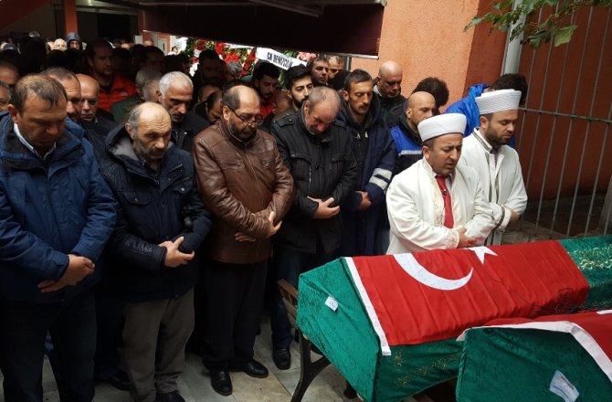 BATAN GEMİDEN CESETLERİ ÇIKARILAN BABA OĞUL TOPRAĞA VERİLDİ