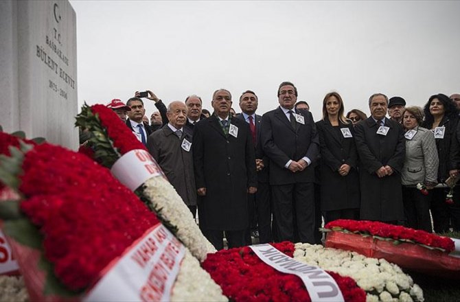 BÜLENT ECEVİT VEFATININ 11'İNCİ YILINDA MEZARI BAŞINDA ANILDI