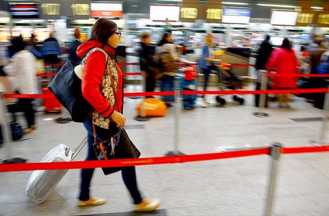 ANTALYA'YA GELEN 3 YABANCIDAN BİRİ RUS