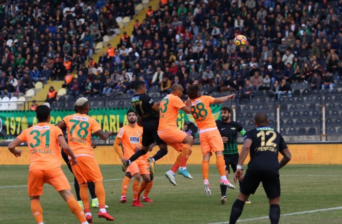ALANYASPOR DEPLASMANDA FARKA GİTTİ