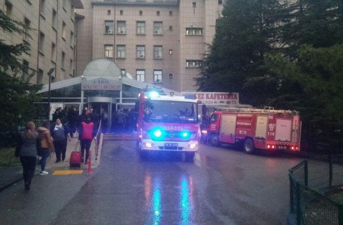 ANKARA HASTANESİ KADIN DOĞUM KISMINDA YANGIN ÇIKTI