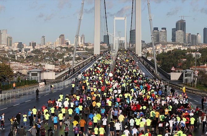 İSTANBUL MARATONU'NA 125 BİN KİŞİ KATILACAK