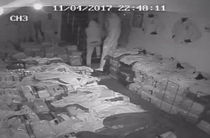 BÖYLE HIRSIZLIK GÖRÜLMEDİ! 10 DAKİKA 10 BİN TL