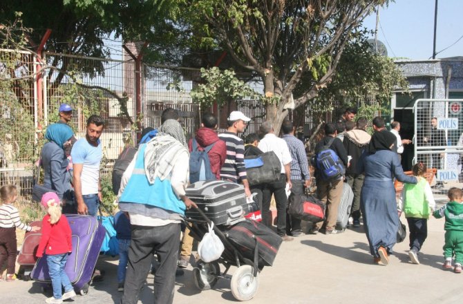 SURİYELİLERDEN 11 BİNİ TÜRKİYE’YE DÖNMEDİ