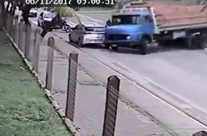 FRENİ PATLAYAN KAMYON DEHŞET SAÇTI