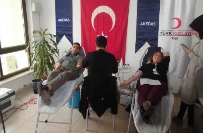 AKEDAŞ’IN KIZILAY’A KAN BAĞIŞI KAMPANYASI DEVAM EDİYOR