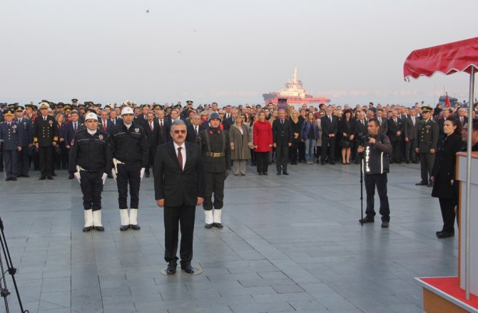 İZMİR ATA’YI ANDI