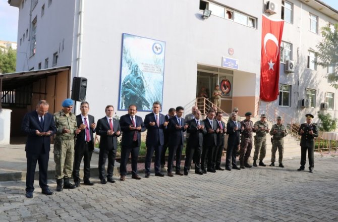 HELİKOPTER KAZASINDA ŞEHİT OLAN 17 ASKER TÖRENLE ANILDI