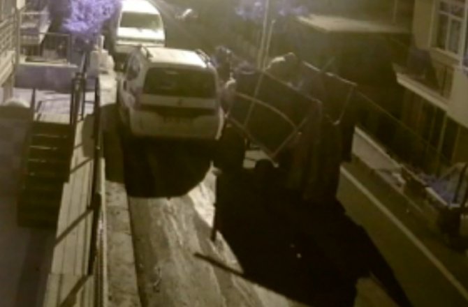 AT ARABALI HIRSIZLAR KAMERADA