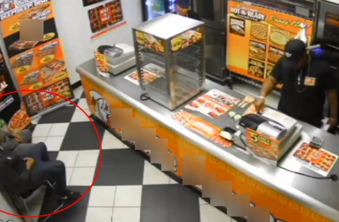 DÜKKAN SOYULURKEN HAREKET BİLE ETMEDİLER