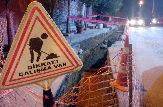 ŞİŞLİ’DE BEDAŞ KAZISINDA KEMİK PARÇALARINA RASTLANDI