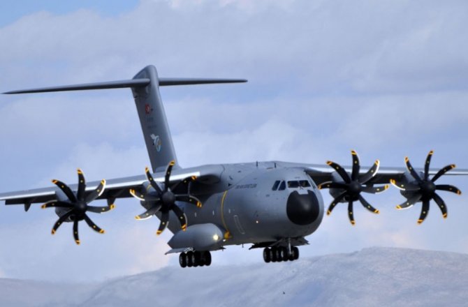 GENELKURMAY DEPREM BÖLGESİNE UÇAKLA YARDIM GÖNDERDİ